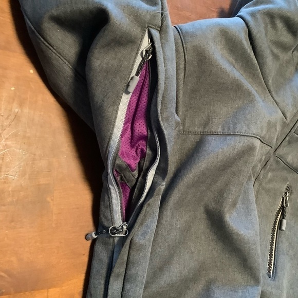 Firefly Rihanna snowboard jacket. Size M - Picture 5 of 13